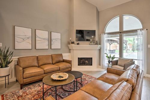 Updated Dallas Getaway with Outdoor Kitchen! in Dallas, USA