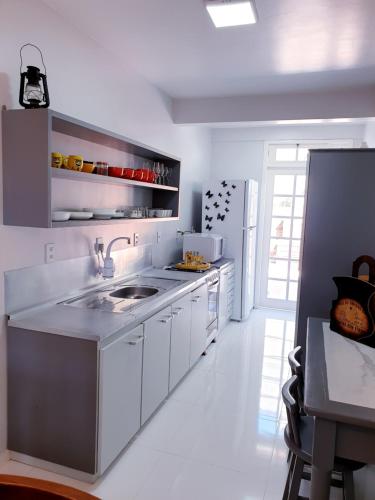 مطبخ, Casa aconchegante no Centro de Campo Alegre(SC) in سو بنتو دو سول