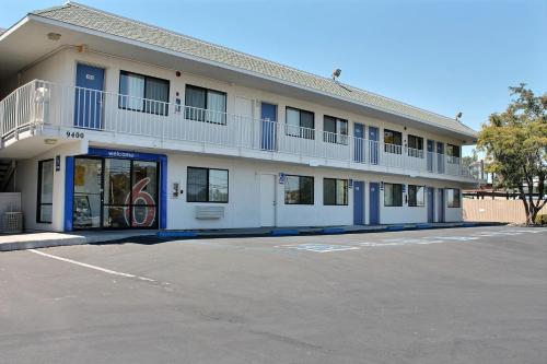 Photo - Motel 6-Atascadero, CA