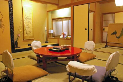 room detail thumbnail 0