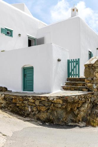 Detached stone house near the beach gîte à louer Áno Merá