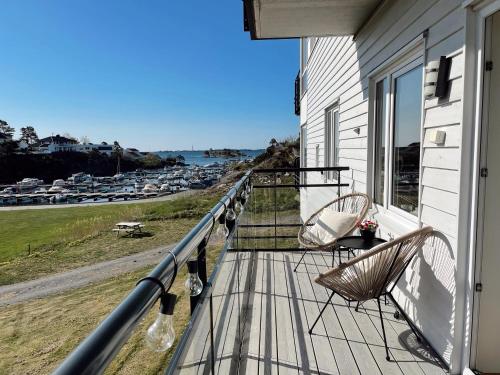 Koselig leilighet med balkong og sjøutsikt. - Apartment - Grimstad