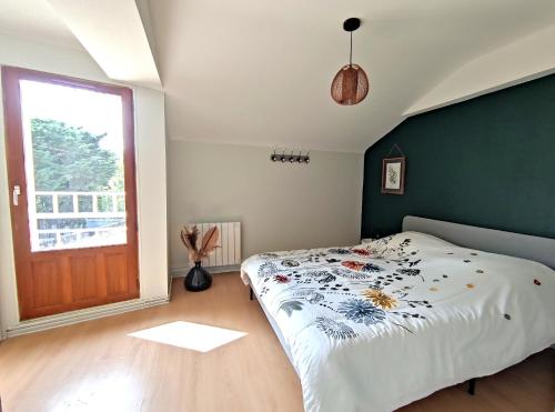 Gîte La p'tite terrasse Chinon centre Parking gratuit (Gite La p'tite terrasse Chinon centre Parking gratuit) in ชินง ซิตี้ เซ็นเตอร์