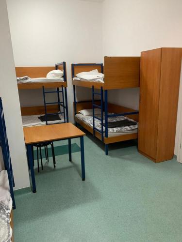Schronisko na Wyspie – Wroclaw, WV