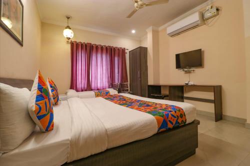 Deluxe Room (2 Adults + 1 Child) image 9