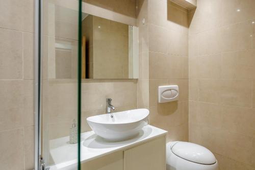 Central Holborn, lovely and bright apartment for 4, Londýn (fotografie 3)