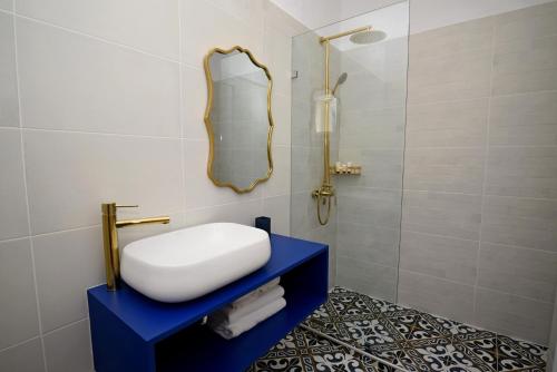 Adonis Hotel Studios & Apartments - image 2