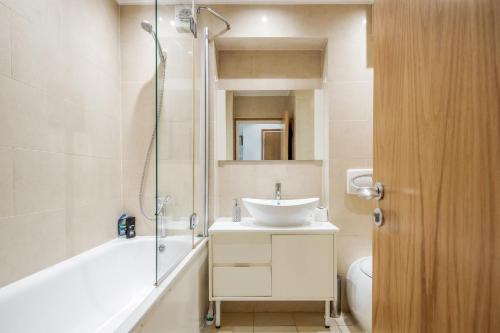 Central Holborn, lovely and bright apartment for 4, Londýn (fotografie 4)