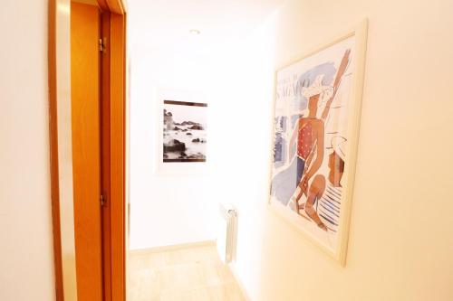 Three-Bedroom Deluxe Apartment image 5