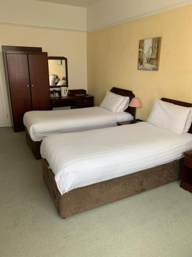Royal Esplanade Hotel - image 2