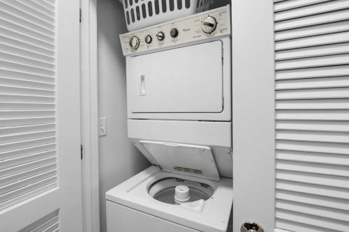 Sterling Breeze 2006 by RealJoy Vacations - image 10