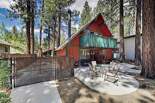 Summit Basecamp in Big Bear Lake, USA