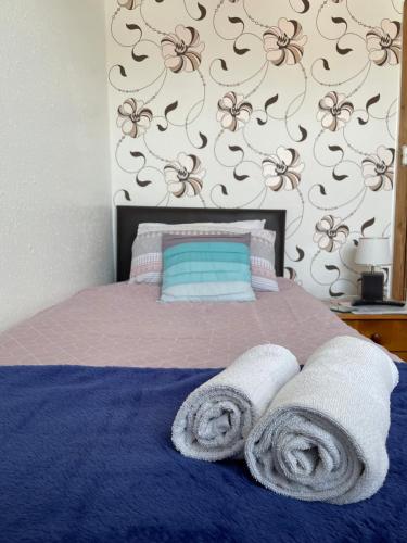 Single Room with Shared Bathroom room in Whiteways Guest House