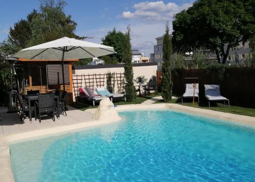 Belle Etage geräumige Ferienwohnung mit Pool und Sauna