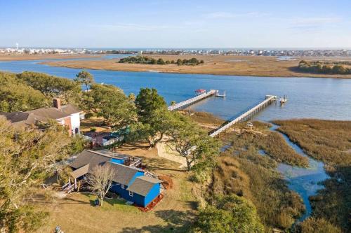 Dolphin Cove - Whole WATERFRONT House with Dock
