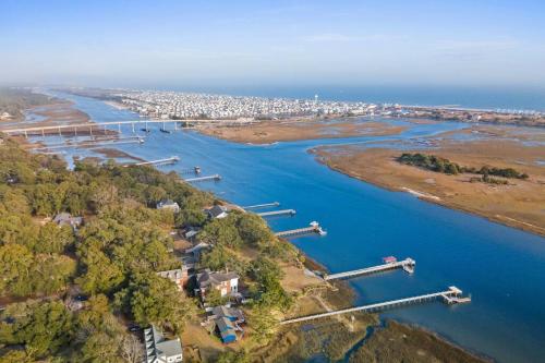 Dolphin Cove - Whole WATERFRONT House with Dock