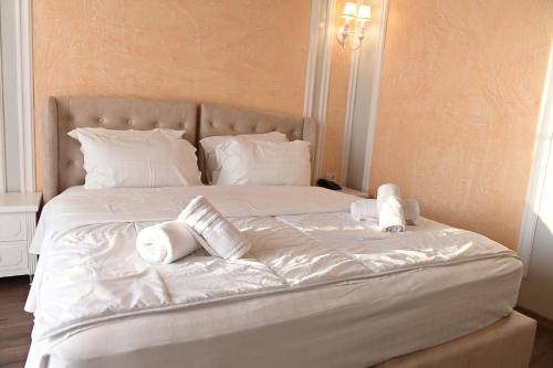 Double or twin room, deluxe