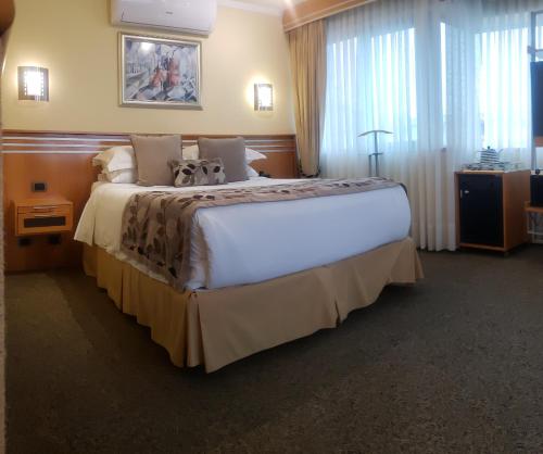 Suite, executive