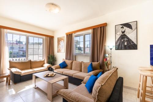 COLONIAL FAMILY apartment #3 1