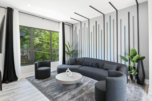 THE RED DOOR - Ultra Modern Atlanta Home - DesignedByDom in Atlanta, USA