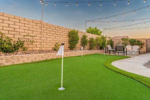 GAMEROOM, King Beds, Movie Projector, Heated Saltwater Pool, Golf and Games!, Indio (zdjęcie 4)
