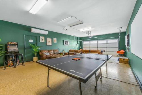 GAMEROOM, King Beds, Movie Projector, Heated Saltwater Pool, Golf and Games!, Indio (zdjęcie 6)