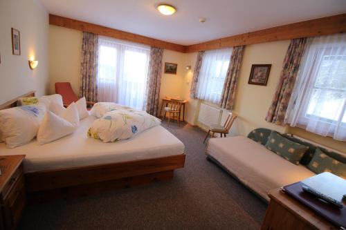 1 queen bed