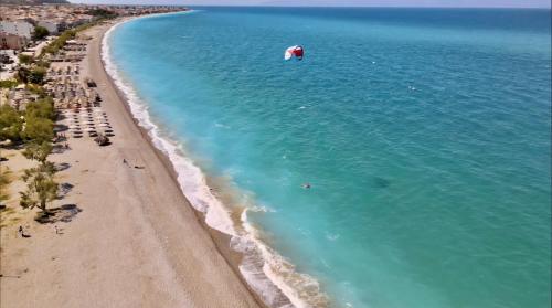沙灘, Stunning Beachfront Apartment Strátos (Stunning Beachfront Apartment Stratos) in 內蘭札