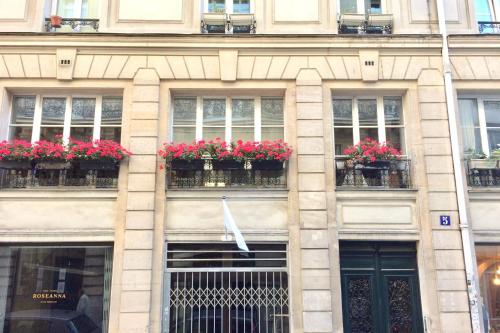 Marais bright 3BR 5 Hotel Standards REFURB 0320 by Pad-à-Terre since '99 - image 10