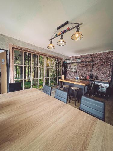 Van Gogh gare By Joyca Chambre privée (Van Gogh gare By Joyca Chambre privee) in Epinal