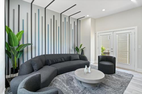 THE RED DOOR - Ultra Modern Atlanta Home - DesignedByDom in Atlanta, USA