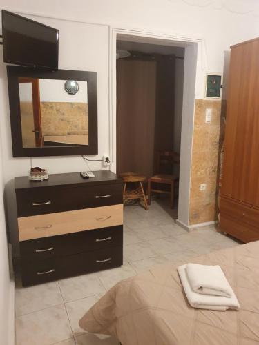  Soullas Apart -Ελληνικη- in Ermoupoli