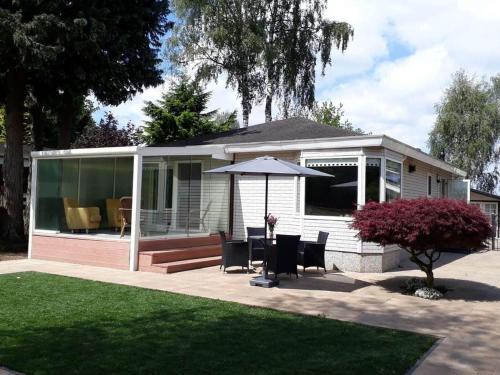 B&B Garderen - Inviting bungalow in Gelderland with garden - Bed and Breakfast Garderen