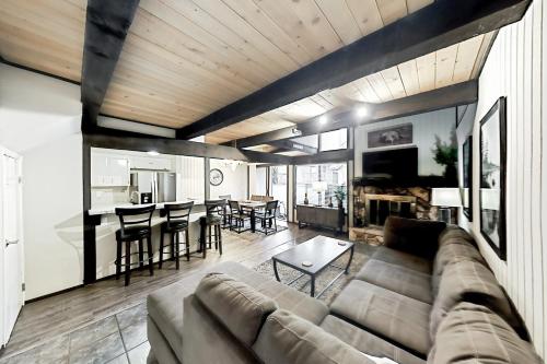 Escape Townhomes in Big Bear Lake, USA