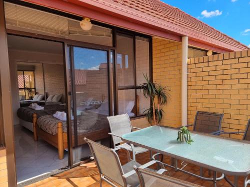 Tuggeranong Short Stay #10 - Sleeps 6