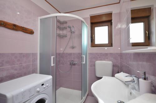 One-Bedroom Holiday Home image 2