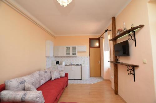 One-Bedroom Apartment image 10