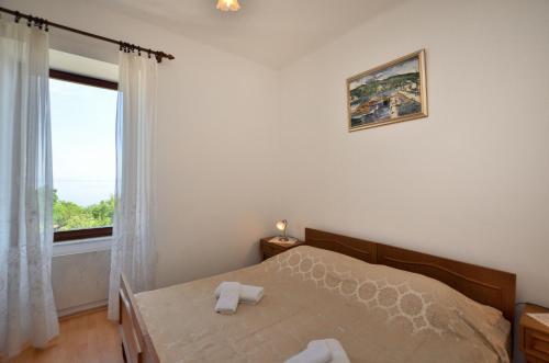 One-Bedroom Apartment image 8