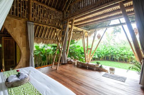 Balikayanas Bamboo House - Miggiell House - Tap to explore photos