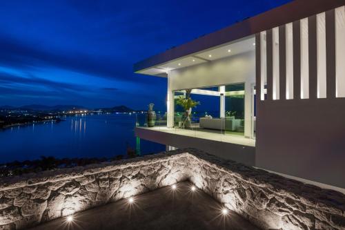 Panoramic Beach- and Seaview Duplex Studio  - 숙소 외관