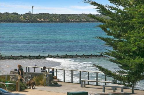 Lonnie Beach View Apartment Lonnie Beach View Apartment
