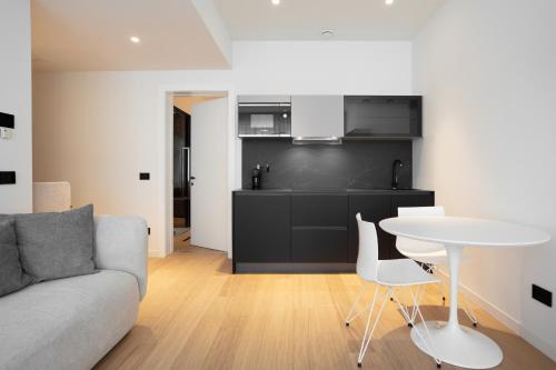  Sant´Ambrogio Apartments, Reception h24 in Mailand