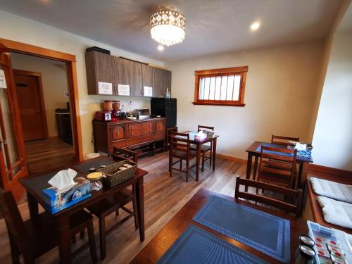 Riverfront Estate Bed&Breakfast Banff 2