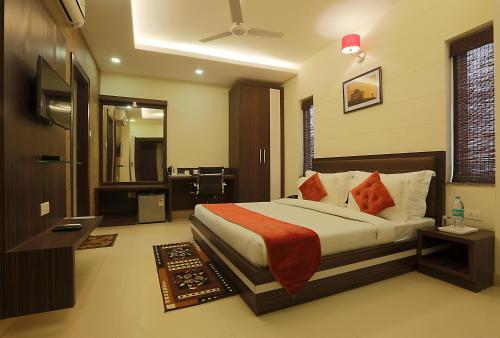 room detail thumbnail 0