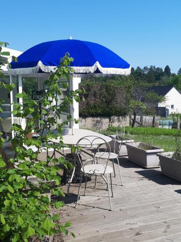 บริการและสิ่งอำนวยความสะดวก, Les écureuils bourguignons (Les ecureuils bourguignons) in มงชาแน็ง