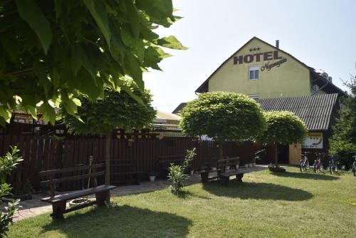 Hotel Napsugár - image 9