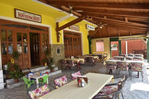 Hotel Napsugar in บาลาตันเลลเล