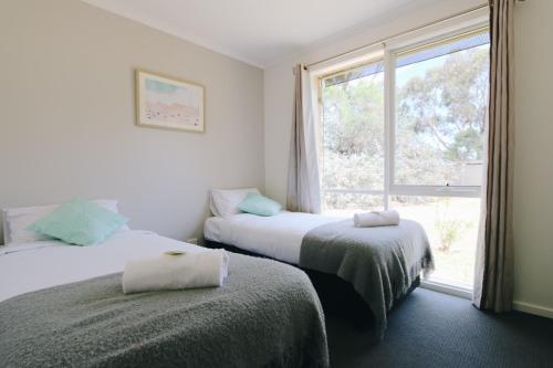 Bells Beach Cottages - Pet friendly cottage with wood heater