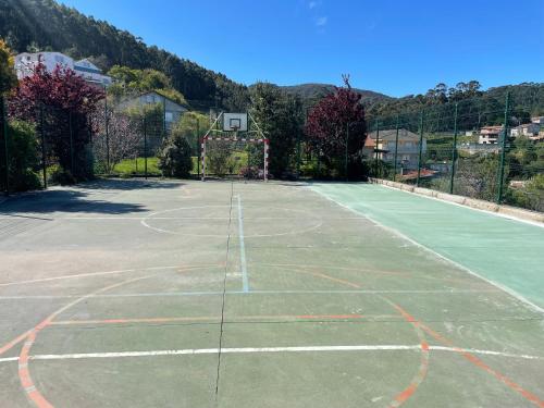 CHALET CON VISTAS AL MAR, PISCINA, PISTA FUTBOL...IDEAL PARA FAMILIAS CON NIÑOS