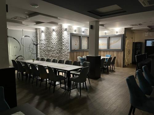Maestro - Rooms & Resturant